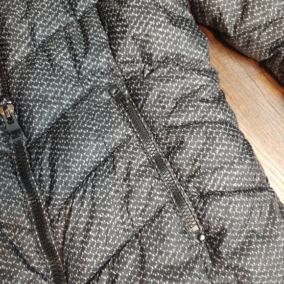 Guess Quilted Puffer Jacket full zip women's Size L Black with white pattern - Picture 8 of 16